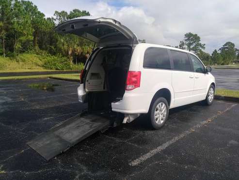 Handicap Van - 2014 Dodge Grand Caravan - cars & trucks - by dealer... for sale in Jacksonville, FL
