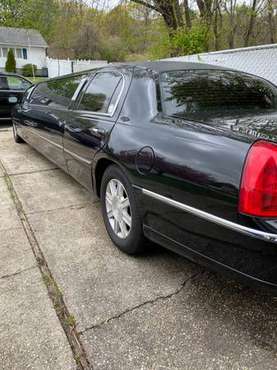 2009 Lincoln limo for sale in Bayport , NY