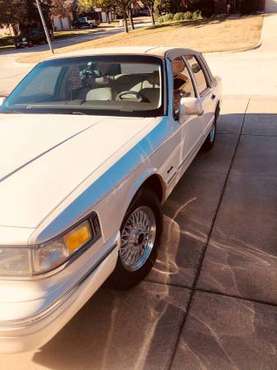 Lincoln town car for sale in Mansfield, TX