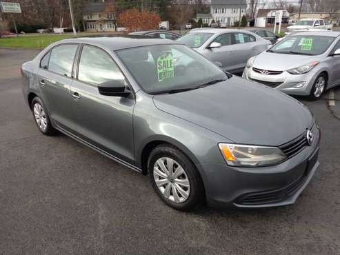 ****2013 VW JETTA MANUAL TRANS-93,000 MILES-NEW TIRES an BRAKES-NICE... for sale in East Windsor, CT
