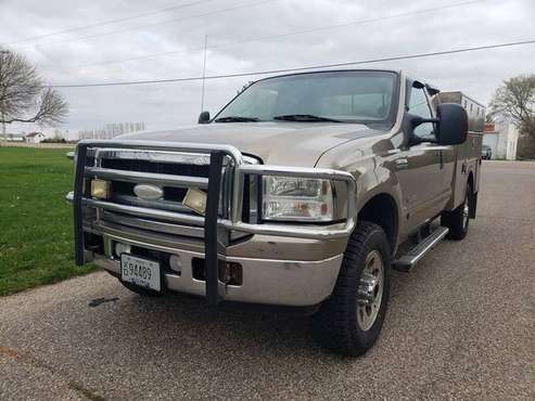 2006 Ford F-350 Super Duty XLT Pickup - - by dealer for sale in New London, WI