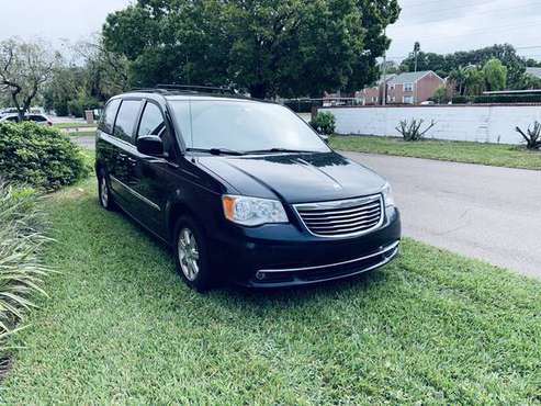 2011 Chrysler Town & Country - cars & trucks - by dealer - vehicle... for sale in SAINT PETERSBURG, FL