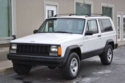 1996 JEEP CHEROKEE SPORT 2 DOOR 5 SPEED RUST FREE OUT OF FLORIDA... for sale in Flushing, MI