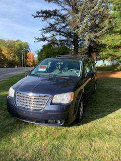 2008 Chrystler Town and Country Touring Signature series mini van for sale in Cadillac, MI