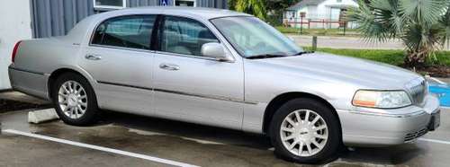 2007 Lincoln Town Car Low Miles!! - cars & trucks - by dealer -... for sale in Stuart, FL