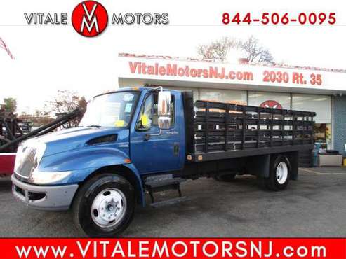 2009 International 4300 18 STAKE BODY, FLAT BED ** 40K MILES ** -... for sale in south amboy, IN