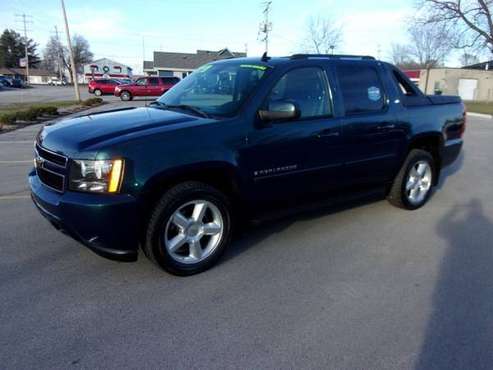 2007 Chevrolet Avalanche LT 1500 4dr Crew Cab 4WD SB - cars & trucks... for sale in Waukesha, WI