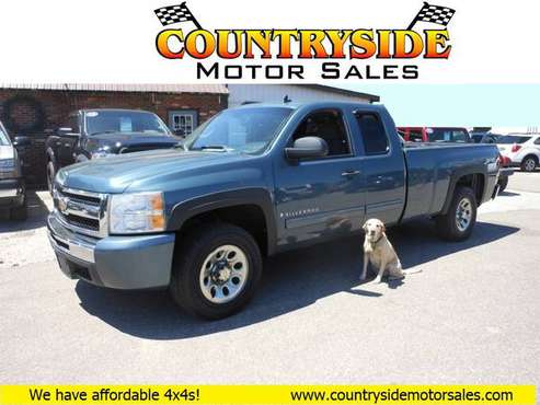 Solid 2009 Chevy Silverado 1500 Ext-Cab 4Dr LT 8'Bx 5.3L 4X4 Life Left for sale in South Haven, MI