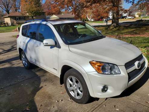 Toyota RAV4 LIMITED - 2012 - cars & trucks - by owner - vehicle... for sale in Strongsville, OH