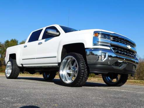 LIFTED 17 CHEVY 1500 LTZ CREW 4X4 24X12 FORCE'S NEW 33'S *94K... for sale in KERNERSVILLE, SC