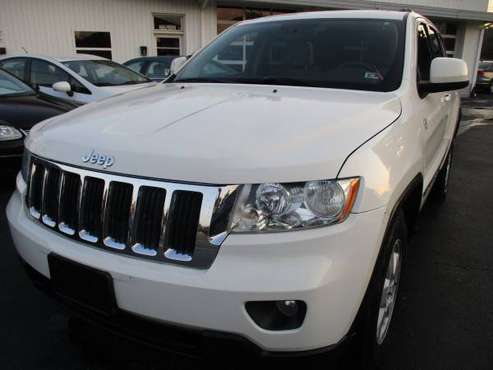 2011 JEEP GRAND CHEROKEE **4WD, Hot deal** - cars & trucks - by... for sale in Roanoke, VA