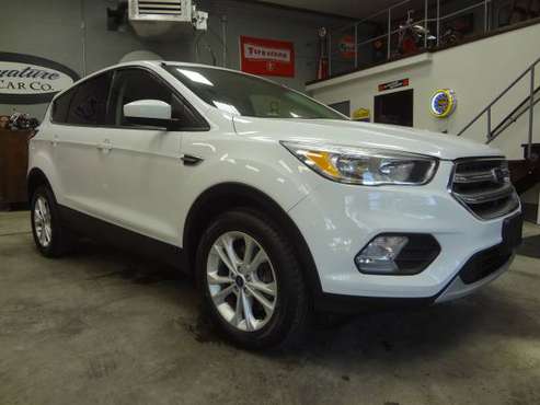 2017 Ford Escape SE 4WD - - by dealer - vehicle for sale in Brockport, NY
