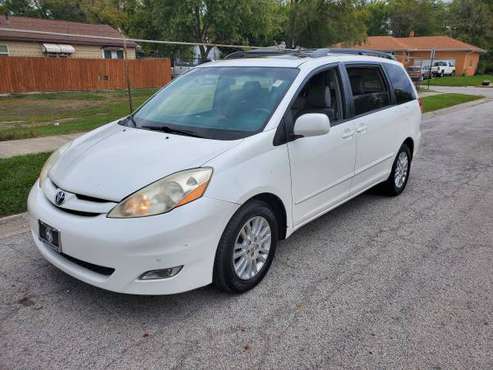 2010 Toyota Sienna**XLE**120k**CLEAN AND RELIABLE - cars & trucks -... for sale in Gary, IL