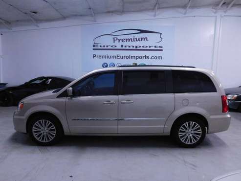 2012 Chrysler Town and Country Touring 4dr Mini Van - NO DEALER FEES! for sale in Orlando, FL