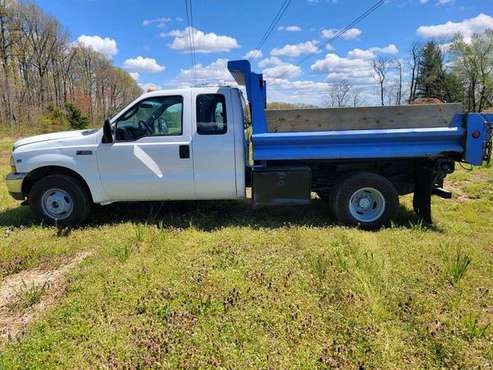2003 Ford F350 SD Extended Cab Dump Truck for sale in Mount Airy, VA