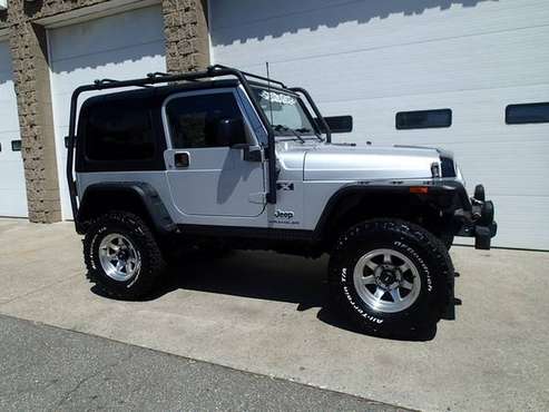 2005 Jeep Wrangler 6 cyl, auto, 4 inch lift, Hardtop, 75,000 miles for sale in Chicopee, CT