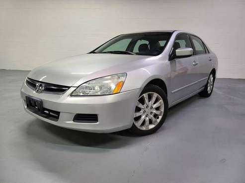 2006 Honda Accord - Financing Available! - cars & trucks - by dealer... for sale in Glenview, IL