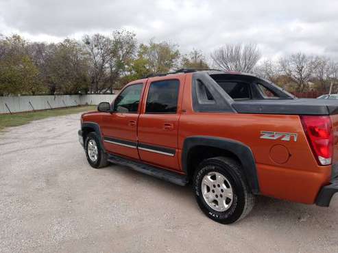 2005 Chevrolet avalanche - cars & trucks - by owner - vehicle... for sale in Grand Prairie, TX