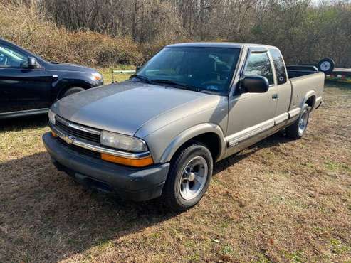 2001 Chevrolet S10 - cars & trucks - by owner - vehicle automotive... for sale in Vineland , NJ