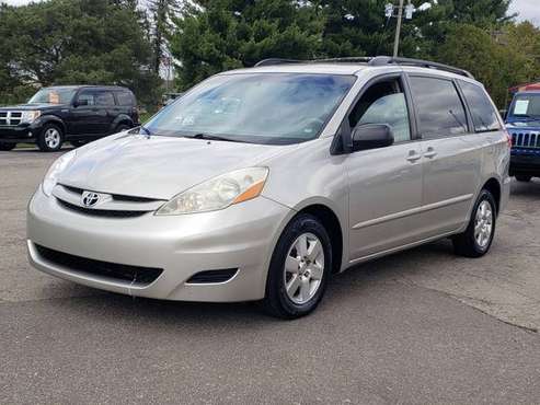 2006 Toyota Sienna, Prior CPO, Bucket Seats, Power Seat - cars & for sale in Lapeer, MI