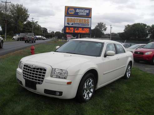 05 Chrysler 300 Touring Nice 121k for sale in Westfield, MA