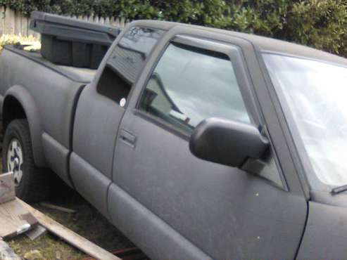 2000 S10 Pickup 4x4 / Manual - cars & trucks - by owner - vehicle... for sale in Oceanside, NY