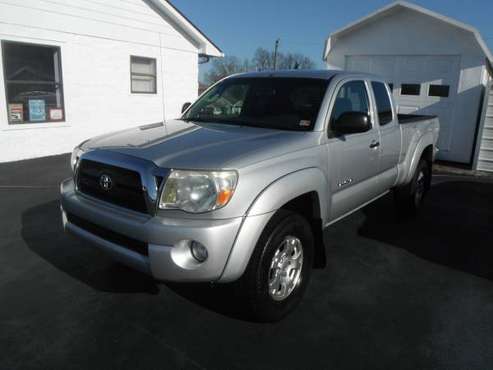 2005 Toyota Tacoma SR5 4x4 Access Cab - - by dealer for sale in Maryville, TN