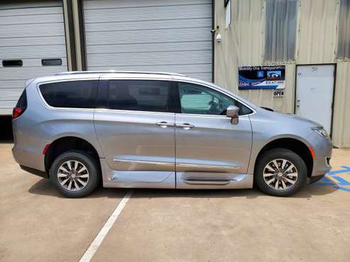 Wheelchair Accessible Van 2020 Chrysler Pacifica VMI SIDE ENTRY for sale in Tulsa, OK