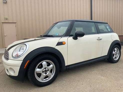 2007 Mini Cooper Hatchback - 6 speed Manual for sale in Uniontown , OH
