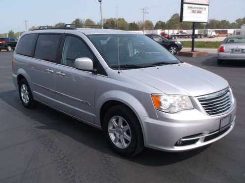 2012 CHRYSLER TOWN & COUNTRY - - by dealer - vehicle for sale in RED BUD, IL, MO
