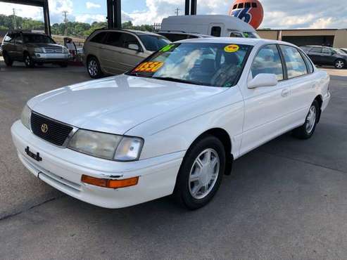 1996 *Toyota* *Avalon* *XL* - cars & trucks - by dealer - vehicle... for sale in Hueytown, AL