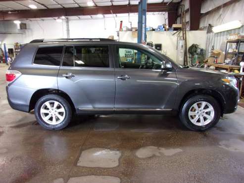 2013 Toyota Highlander AWD...SE...loaded for sale in Iron Mountain, MI