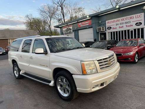 2003 Cadillac Escalade ESV AWD FULL-SIZE 3rd Row Seats VERY for sale in Saint Louis, MO