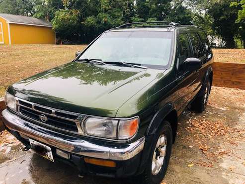 97 Nissan Pathfinder SE 4x4 for sale in Oxon Hill, District Of Columbia