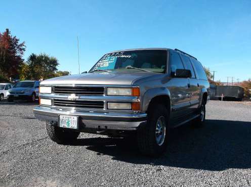 1999 CHEVROLET K2500 LS SUBURBAN 4X4 - cars & trucks - by dealer -... for sale in Klamath Falls, OR