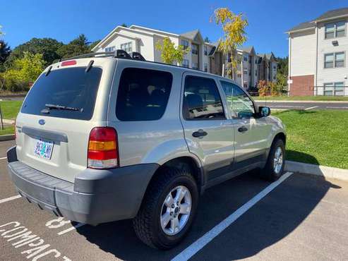 2005 Ford Escape XLT IN EXCELLENT CONDITION - cars & trucks - by... for sale in Corvallis, OR