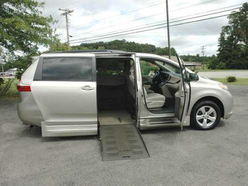 2015 TOYOTA SIENNA VAN with HANDICAP WHEELCHAIR RAMP - cars & trucks... for sale in Gibsonia, PA