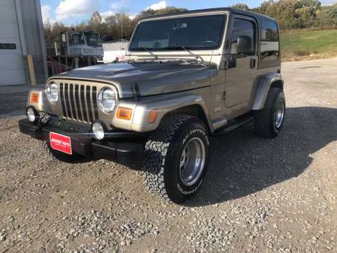 Low miles Jeep Wrangler 4x4 TJ 5 speed for sale in Zanesville, OH