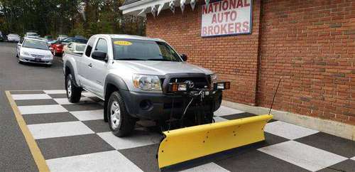 2011 Toyota Tacoma w/PLOW 4WD Access V6 AT (TOP RATED DEALER AWARD... for sale in Waterbury, CT