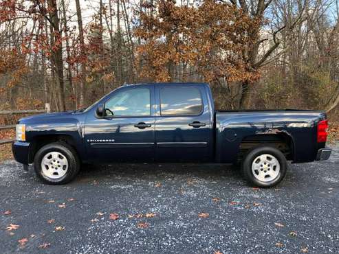 2008 Chevy Silverado LT Crew Cab 4WD - One Owner! Low Miles! - cars... for sale in Wind Gap, PA