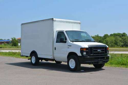 2012 Ford E-350 12ft Box Truck for sale in kenosha-racine, WI
