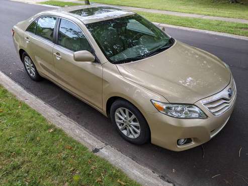 2011 Toyota Camry XLE - cars & trucks - by owner - vehicle... for sale in Cleveland, OH