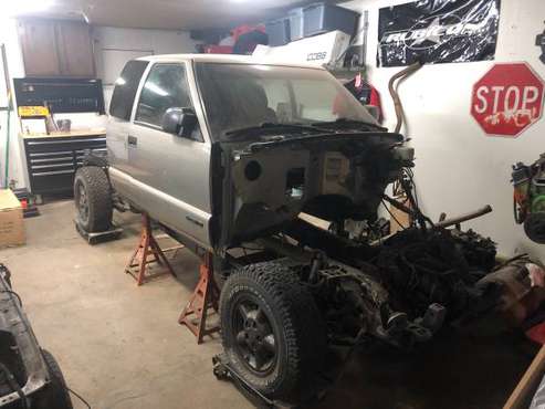 Whole for parts V8 s10 - cars & trucks - by owner - vehicle... for sale in Pittsburgh, PA
