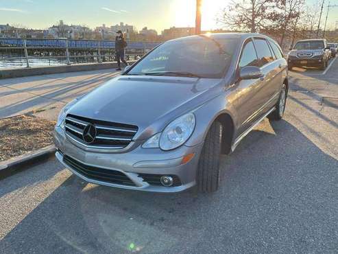 2010 Mercedes-Benz R350 4MATIC LIKE NEW!!! - cars & trucks - by... for sale in Brooklyn, NY
