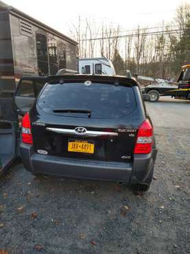 2006 Hyundai Tucson SUBN - cars & trucks - by owner - vehicle... for sale in GUILDERLAND, NY