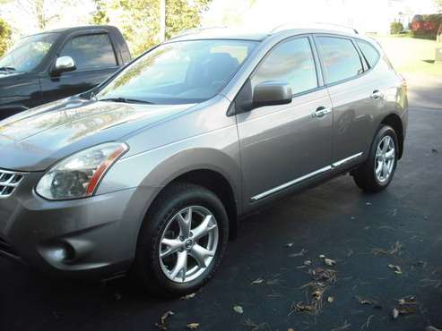 11 Nissan Rogue AWD-1 owner - cars & trucks - by owner - vehicle... for sale in Watervliet, NY