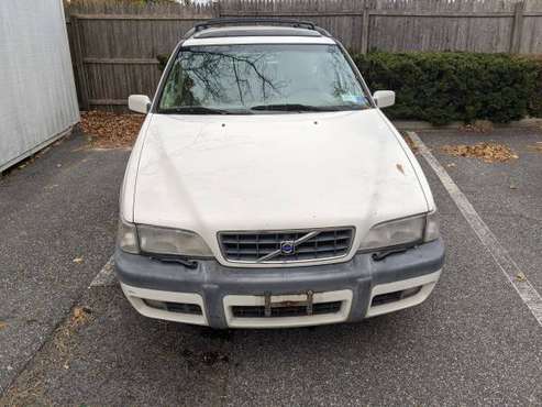 2000 Volvo XC V70 - cars & trucks - by owner - vehicle automotive sale for sale in Sag Harbor, NY