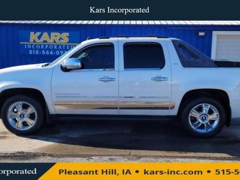2010 Chevy Chevrolet Avalanche LTZ pickup White - - by for sale in Pleasant Hill, IA