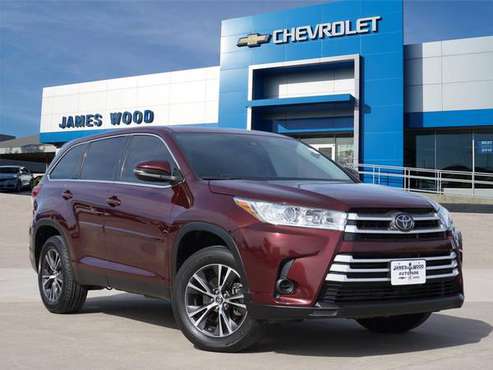 2019 Toyota Highlander LE - cars & trucks - by dealer - vehicle... for sale in Denton, TX