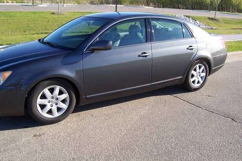 2008 Toyota Avalon XL for sale in Sussex, WI